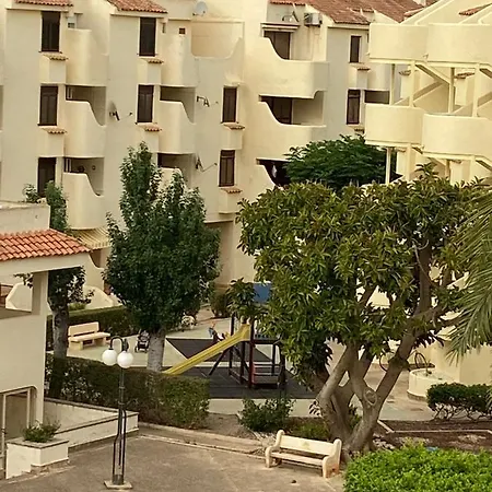 Acogedor En La Playa. Urbanización La Felicidad. Marinas