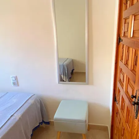 Acogedor En La Playa. Urbanización La Felicidad. Marinas