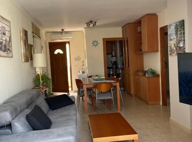 Acogedor En La Playa. Urbanizacion La Felicidad. Marinas *