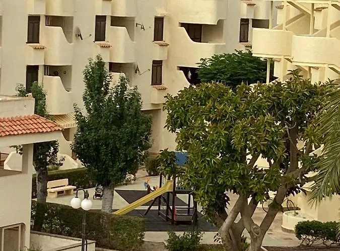 Acogedor En La Playa. Urbanizacion La Felicidad. Marinas