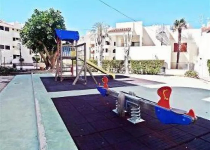 Acogedor En La Playa. Urbanizacion La Felicidad. Marinas *