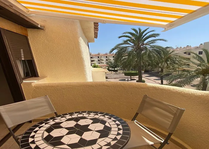 Acogedor En La Playa. Urbanizacion La Felicidad. Marinas