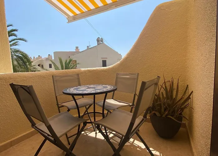 Acogedor En La Playa. Urbanizacion La Felicidad. Marinas アパート