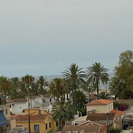 Acogedor En La Playa. Urbanizacion La Felicidad. Marinas *